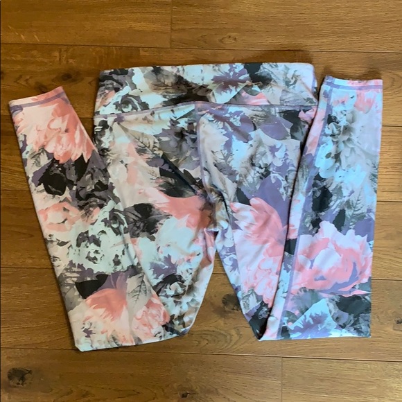 Fabletics floral ankle length leggings - Picture 4 of 8